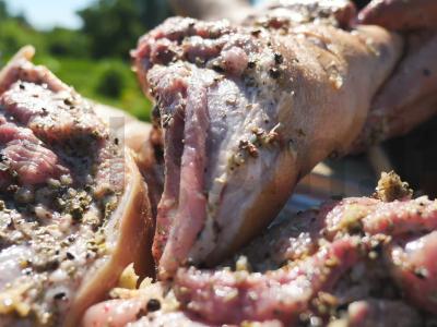 Troškintos šoninės naminiame pomidorų sultyse Žingsnis 3