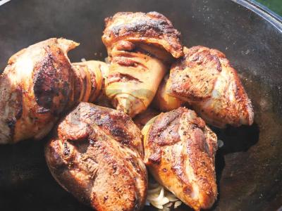 Troškintos šoninės naminiame pomidorų sultyse Žingsnis 6