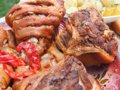 Troškintos šoninės naminiame pomidorų sultyse pagrindine nuotrauka