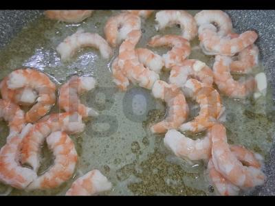 Funchosa su krevetėmis grietinėlės padaže vakarienei Žingsnis 2