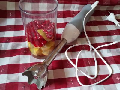 Obuolių, raudonųjų serbentų ir žaliosios arbatos kokteilis Žingsnis 3