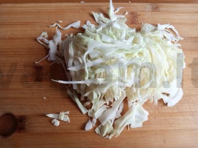 Kopūstų ir agurkų salotas „Vitamininis“ Žingsnis 1