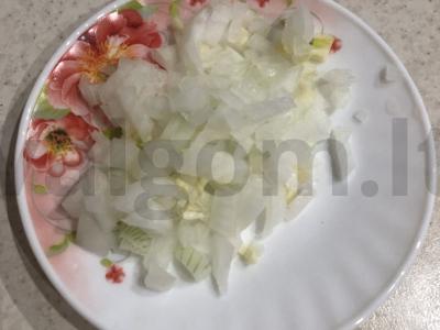 Avižiniai kotletai su svogūnais, česnaku ir žolelėmis Žingsnis 2