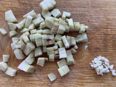 Lobio su baklažanais ir pupelėmis Žingsnis 2