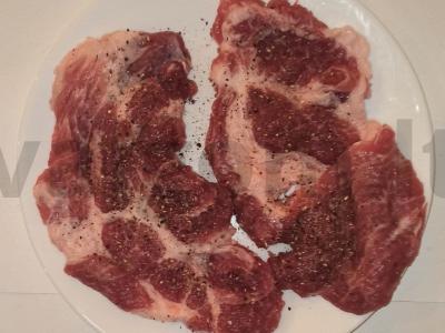 Kiaulienos kotletai su migdolų džiūvėsėliais Žingsnis 1