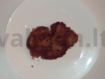 Kiaulienos kotletai su migdolų džiūvėsėliais pagrindine nuotrauka