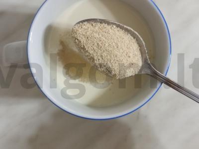 Rūgpienis su avižų sėlenomis ir bananais Žingsnis 2