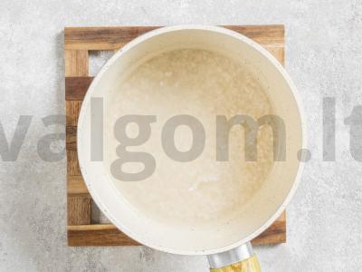 Salotos su baltu ir ruduoju ryžiu Žingsnis 2