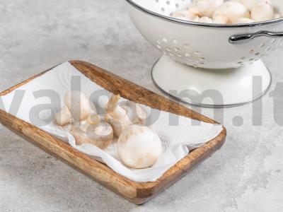 Kaip užšaldyti šviežius šampinjonus Žingsnis 1