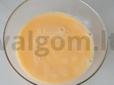 Salotas „Obžorka“ su vištienos kumpiu, kiaušiniu ir česnaku Žingsnis 1