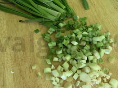 Purūs pyragas su svogūnais ir kiaušiniais Žingsnis 5