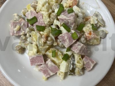 Klasikinis Olivier su virta dešra pagrindine nuotrauka