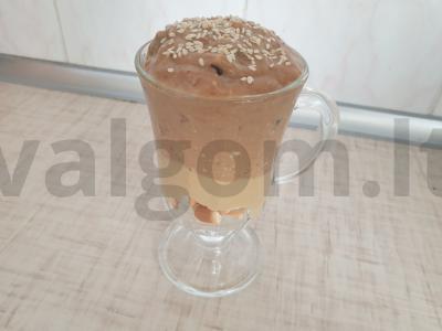 Varškės desertas su veganiškomis lazdelėmis pagrindine nuotrauka