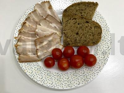 Kalkė pusryčiams pagrindine nuotrauka