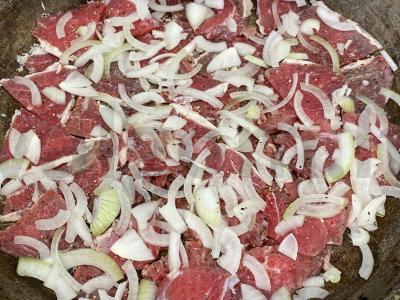 Prancūziškas mėsos patiekalas su veršiena ir gaudos sūriu Žingsnis 2