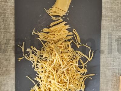 Namų kiaušinių makaronai pagrindine nuotrauka