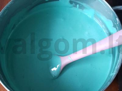 Spalvotas ritinys su uogiene Žingsnis 1