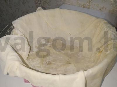 Varškės apkepas su vyšniomis ir filo tešla Žingsnis 3