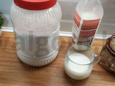 Šokoladinis keksiukas su vyšniomis pieno pagrindu Žingsnis 4