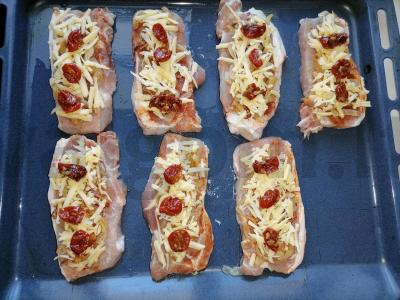 Kiaulienos steikai po sūrio plutele Žingsnis 5