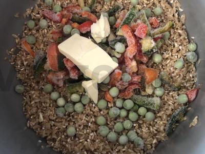 Rudieji ryžiai su daržovėmis Žingsnis 2