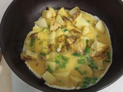 Omletas su bulvėmis ir sėlenomis Žingsnis 3