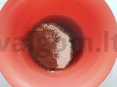 Vegetariškas šokoladinis pyragas su konservuotomis vyšniomis Žingsnis 1