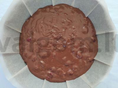 Vegetariškas šokoladinis pyragas su konservuotomis vyšniomis Žingsnis 3