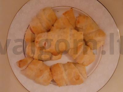 Sultingos dešrelės tešloje pagrindine nuotrauka