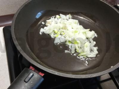 Makaronai su grybais ir svogūnais Žingsnis 1