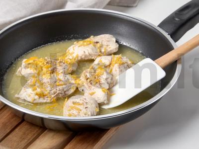 Kalakutienos filė, virta margarino su citrinos padažu Žingsnis 2