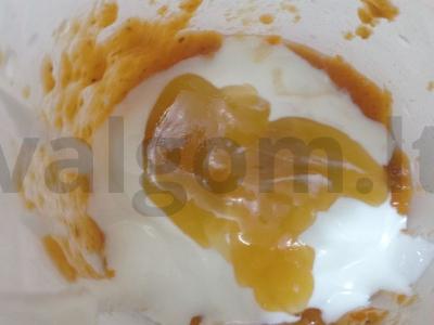 Greitas ir skanus aviečių-abrikosų kokteilis su grietinėle Žingsnis 1