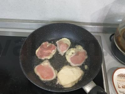 Kiaulienos kotletai bulvių tešloje Žingsnis 4