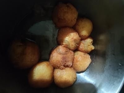 Gulabjamunai sirupe pagrindine nuotrauka