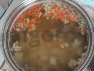 Žirnių sriuba su kiaulienos šonkauliais Žingsnis 4