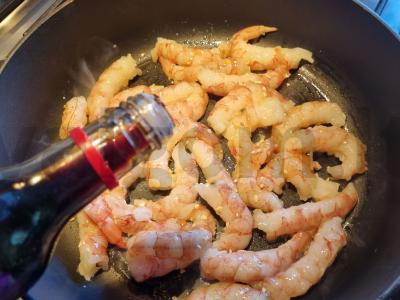 Krevetės, kepamos sojos padaže Žingsnis 2