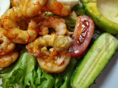 Krevetės, kepamos sojos padaže pagrindine nuotrauka