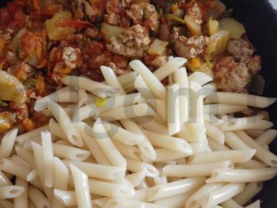 Makaronai su triušio faršu ir daržovėmis Žingsnis 4