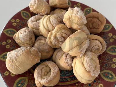 Vanilinis sausainis ant druskos pagrindine nuotrauka