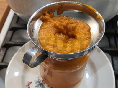 Cukinijų ikra su morkomis žiemai Žingsnis 12