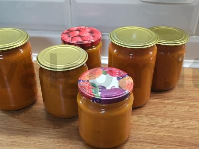 Cukinijų ikra su morkomis žiemai pagrindine nuotrauka