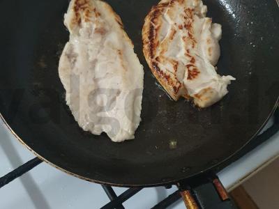 Vištienos steikas su ananasais Žingsnis 1