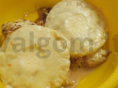 Vištienos steikas su ananasais pagrindine nuotrauka