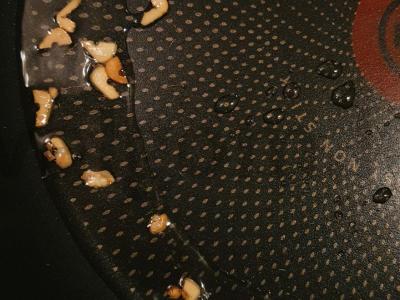 Makaronai su vyšniniais pomidorais Žingsnis 2