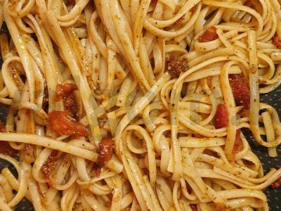 Makaronai su vyšniniais pomidorais pagrindine nuotrauka