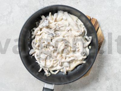 Piengrybiai su grietine Žingsnis 6