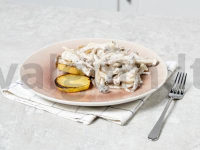 Piengrybiai su grietine pagrindine nuotrauka