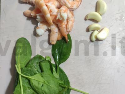 Grietinėlės makaronai su krevetėmis ir špinatais Žingsnis 1