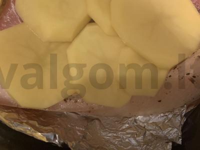 Kiauliena prancūziškai su kiaušinių-majonezo mišiniu Žingsnis 2