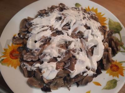 Skanus salotas „Baltoji beržė“ su pievagrybiais, džiovintais abrikosais ir vištiena Žingsnis 6